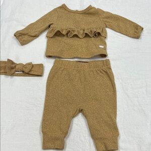 Cozy Marigold color 3 piece Baby Outfit  Ruffle Top matching head band 0-3 mth